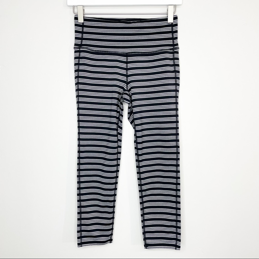ATHLETA striped cropped leggings size small